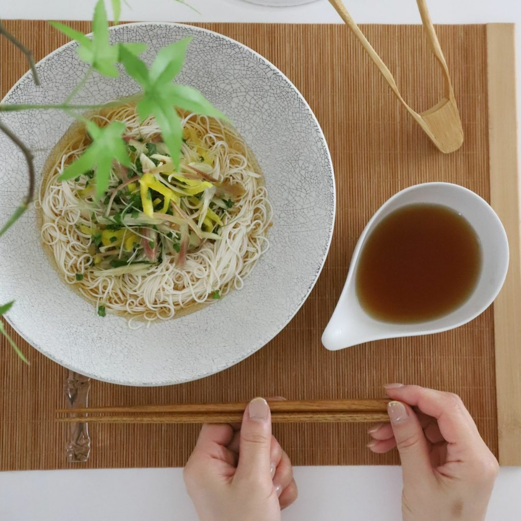 貫入の和食器大鉢