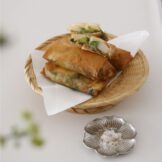 【海老と春野菜の梅春巻き】揚げたては何もつけなくても十分おいしい春の香りの春巻きです♪